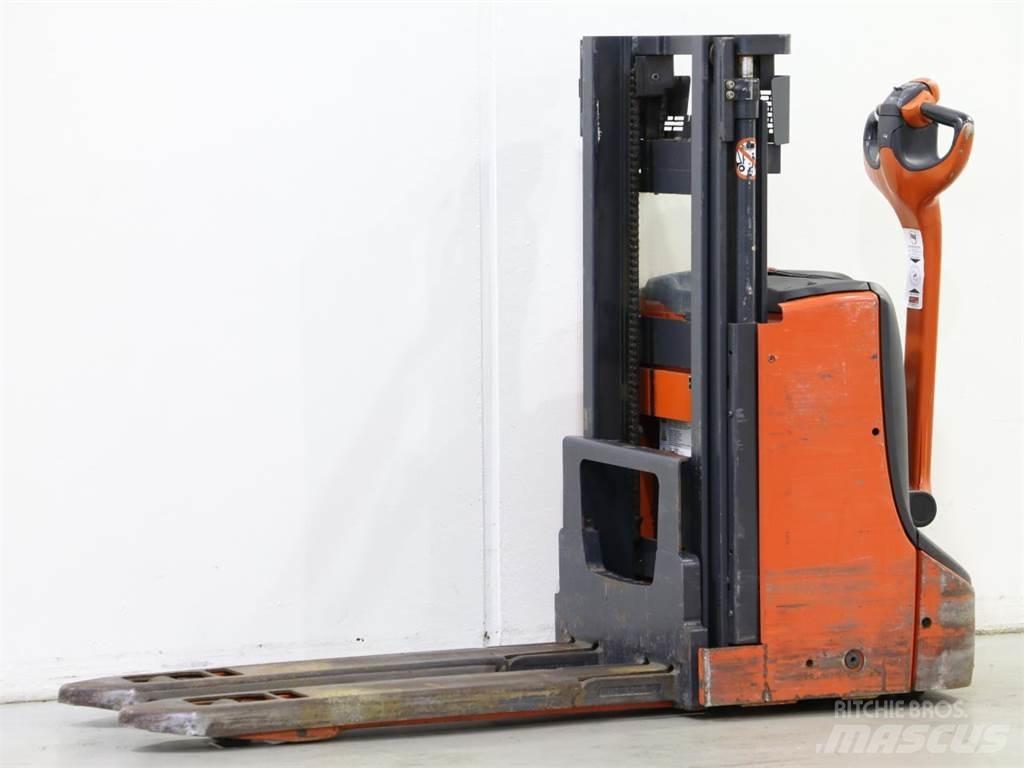 Linde D06/1160-00 معدات التكديس الجوالة