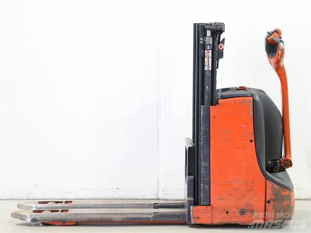 Linde D06/1160-00 معدات التكديس الجوالة