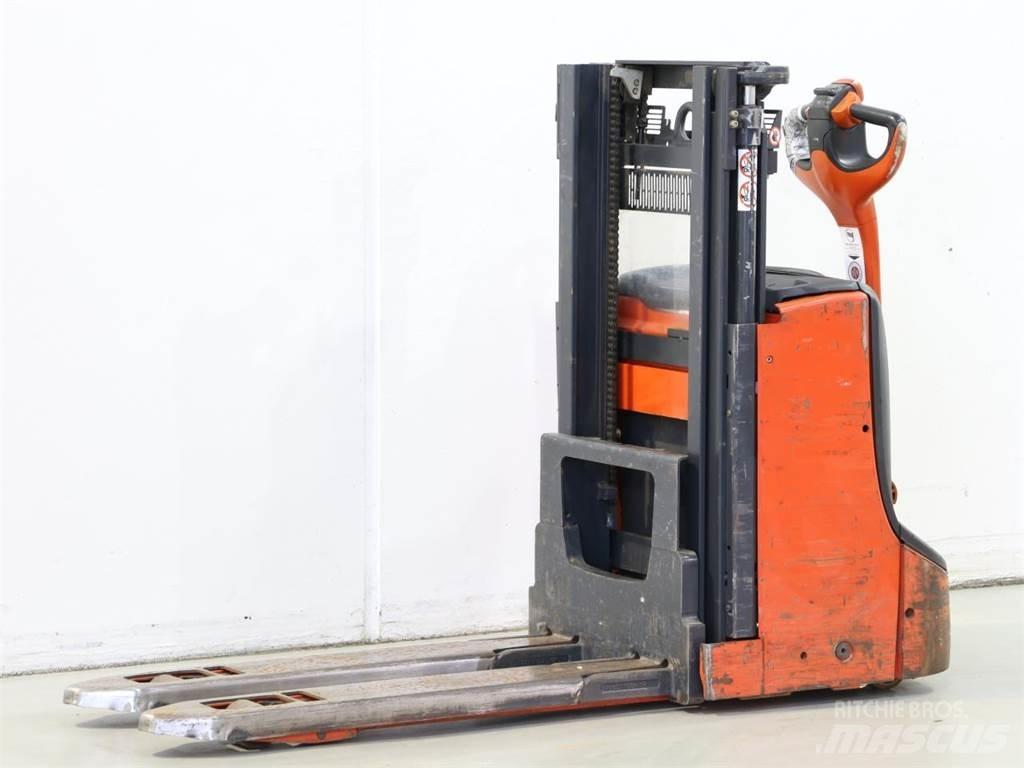 Linde D06/1160-00 معدات التكديس الجوالة