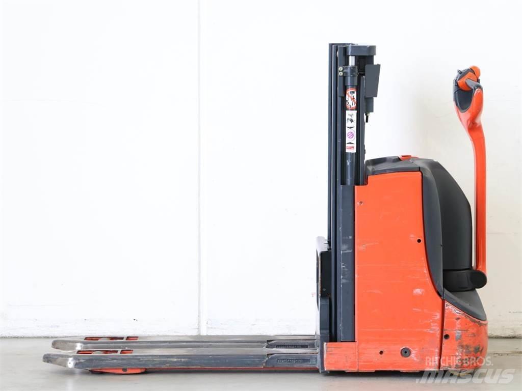 Linde D06/1160-00 Pedestrian stacker
