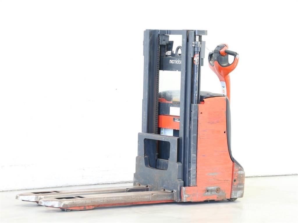 Linde D08/1160-00 معدات التكديس الجوالة