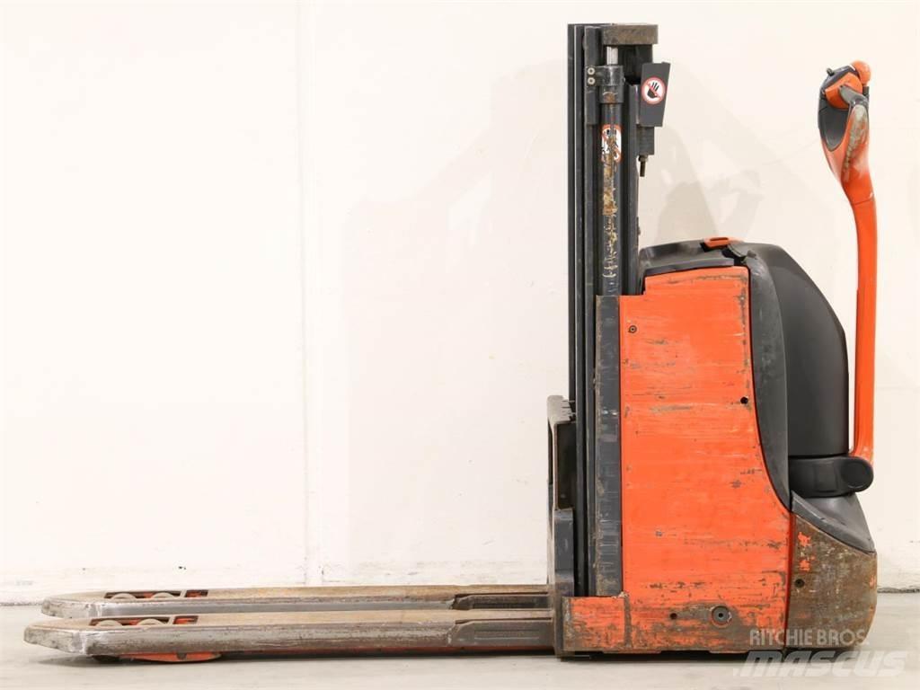 Linde D08/1160-00 معدات التكديس الجوالة
