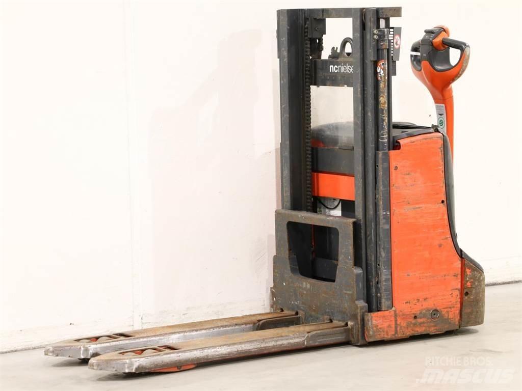 Linde D08/1160-00 معدات التكديس الجوالة