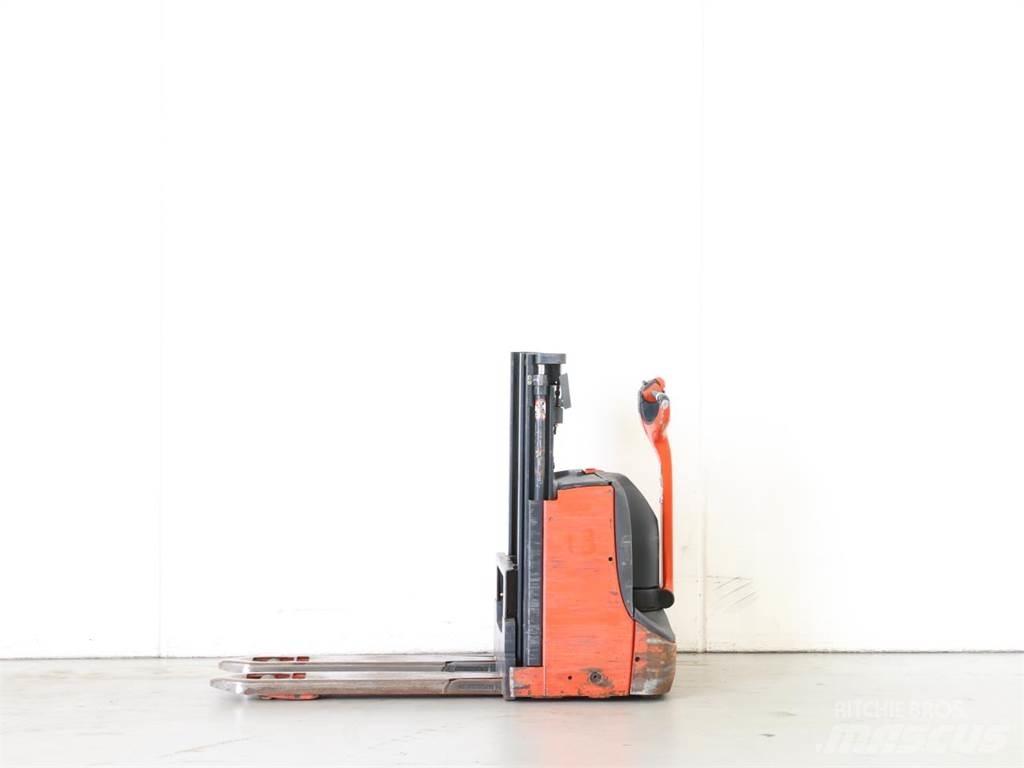 Linde D08/1160-00 معدات التكديس الجوالة