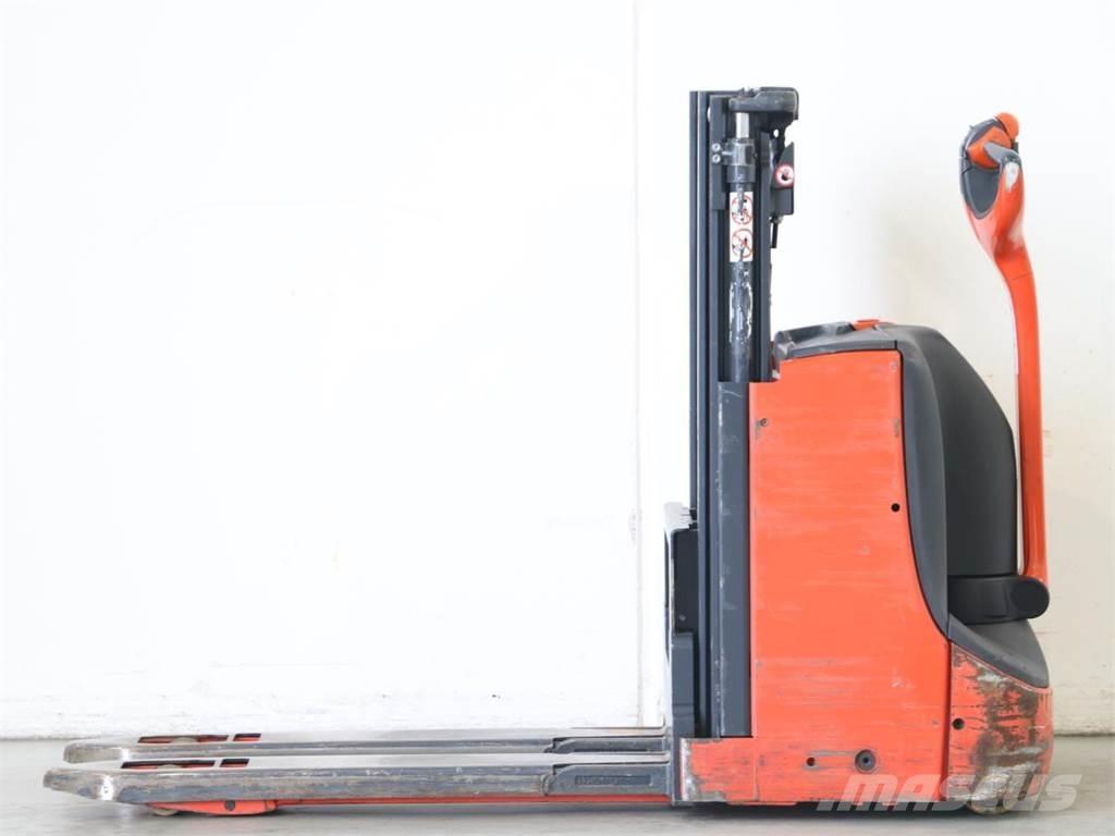 Linde D08/1160-00 معدات التكديس الجوالة