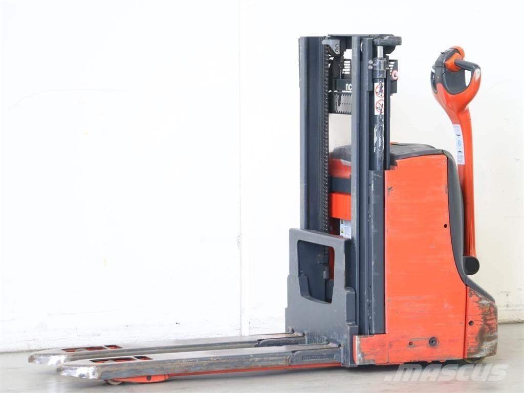 Linde D08/1160-00 معدات التكديس الجوالة