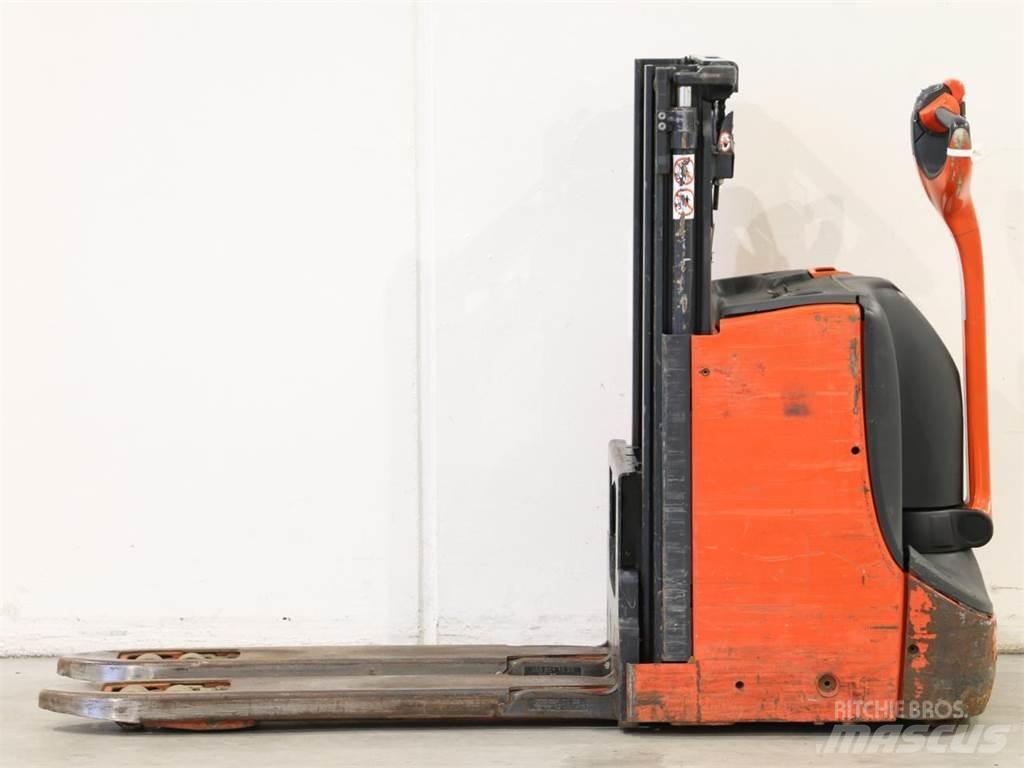 Linde D08/1160-00 معدات التكديس الجوالة