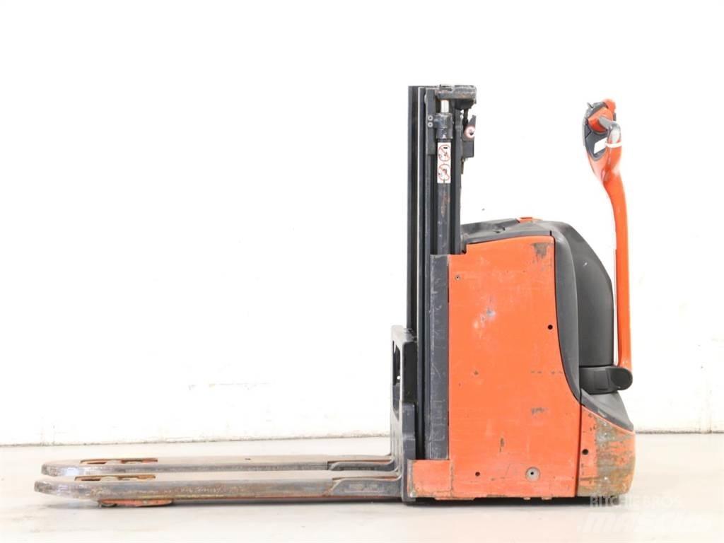 Linde D08/1160-00 معدات التكديس الجوالة