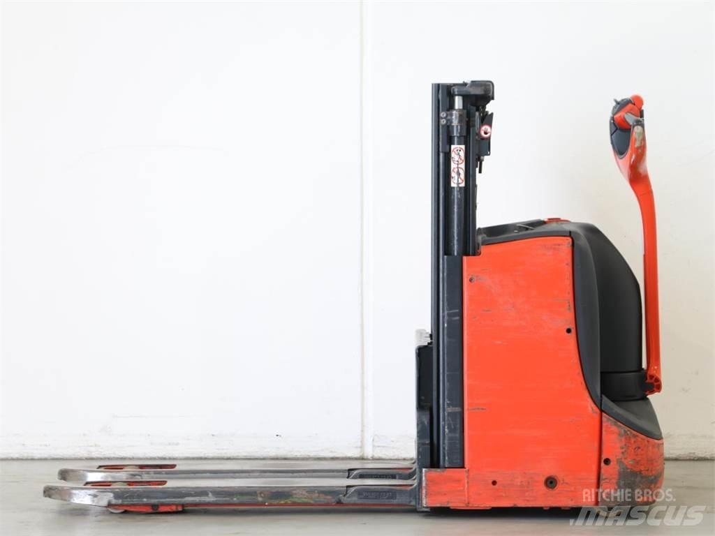 Linde D08/1160-01 معدات التكديس الجوالة