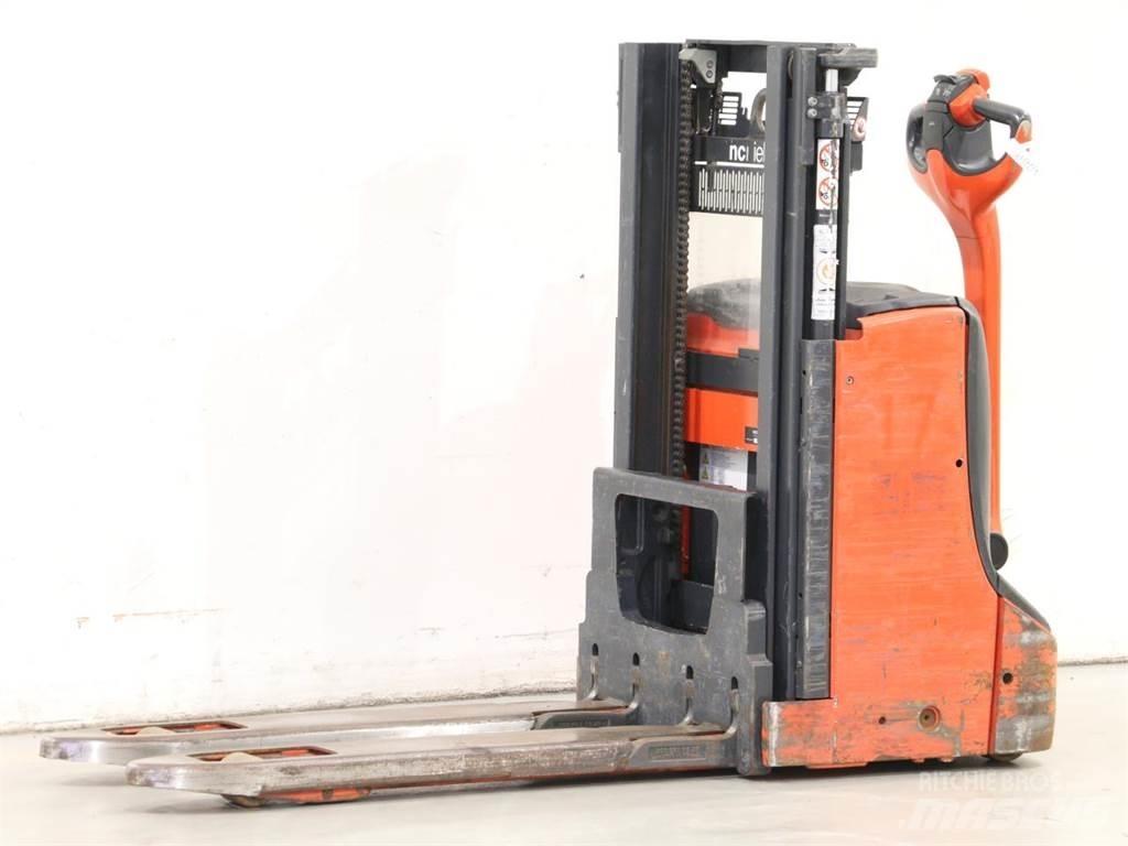 Linde D08/1160-01 معدات التكديس الجوالة