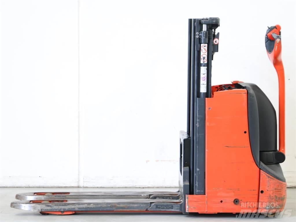 Linde D08/1160-01 معدات التكديس الجوالة