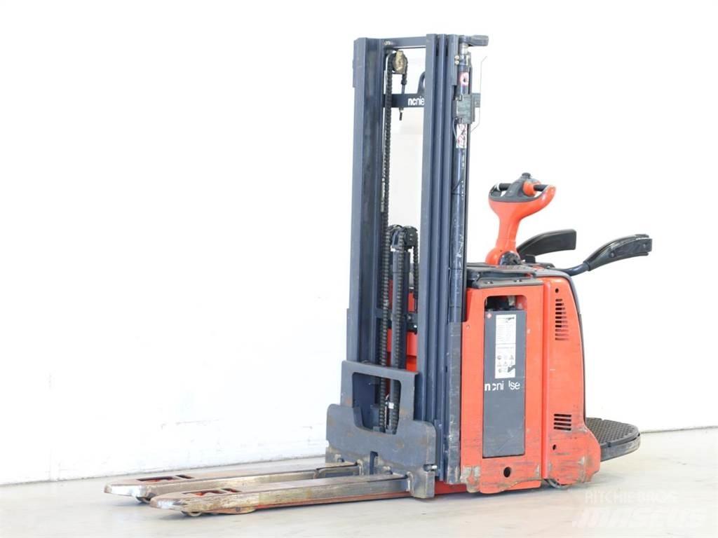 Linde D12AP/133 معدات التكديس الجوالة