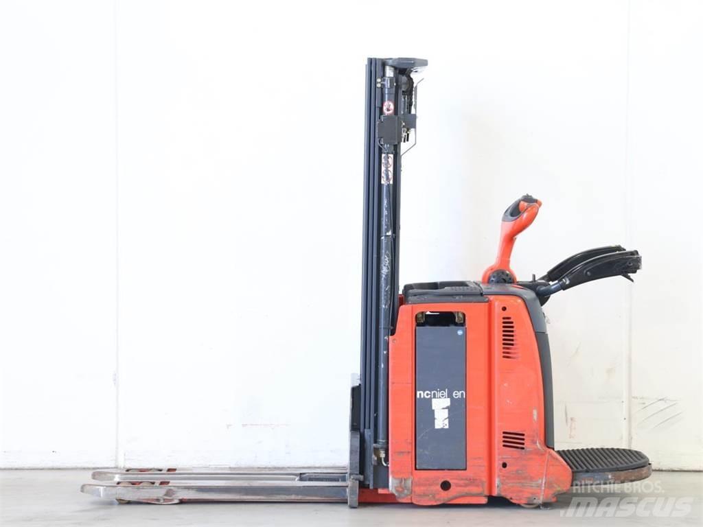 Linde D12AP/133 معدات التكديس الجوالة