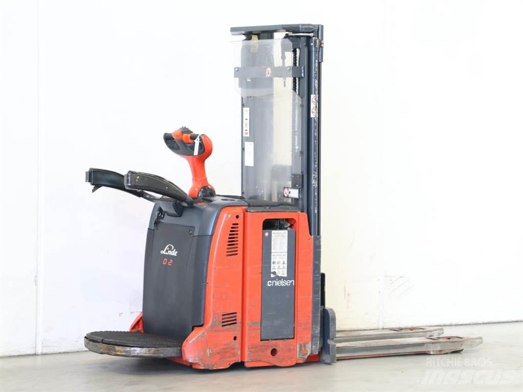 Linde D12AP/133 معدات التكديس الجوالة