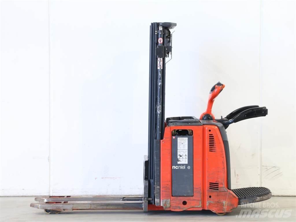 Linde D12AP/133 معدات التكديس الجوالة