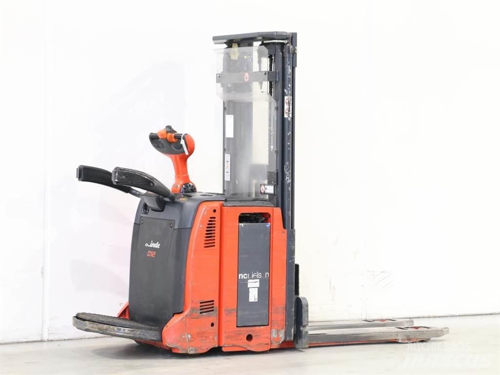 Linde D12AP/133 معدات التكديس الجوالة