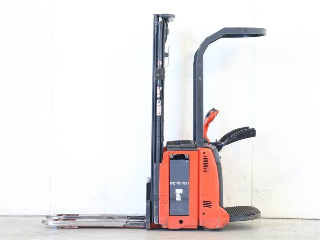 Linde D12AP/133-01 معدات التكديس الجوالة
