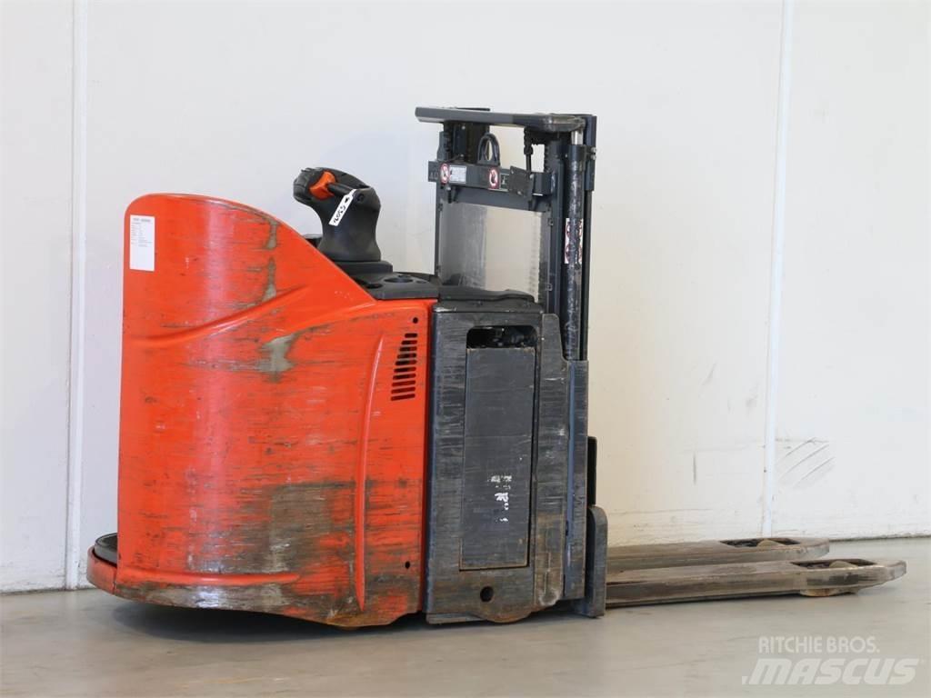 Linde D12HPSP/133 معدات التكديس الجوالة