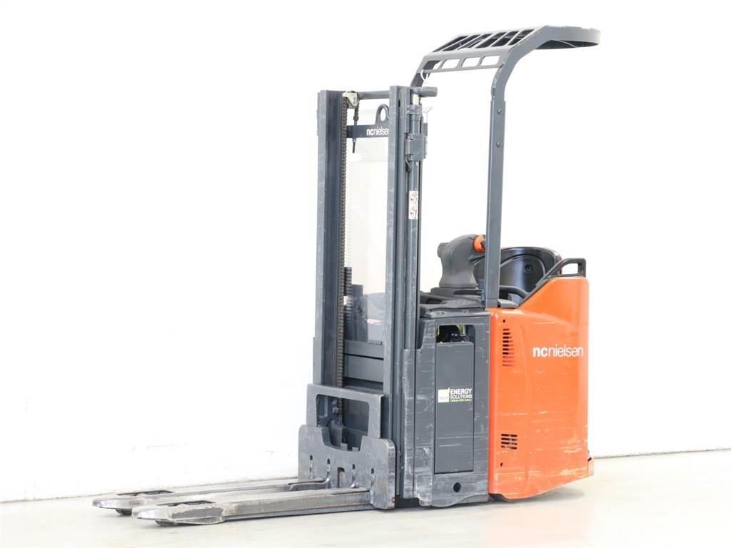 Linde D12SP/133 معدات التكديس الجوالة