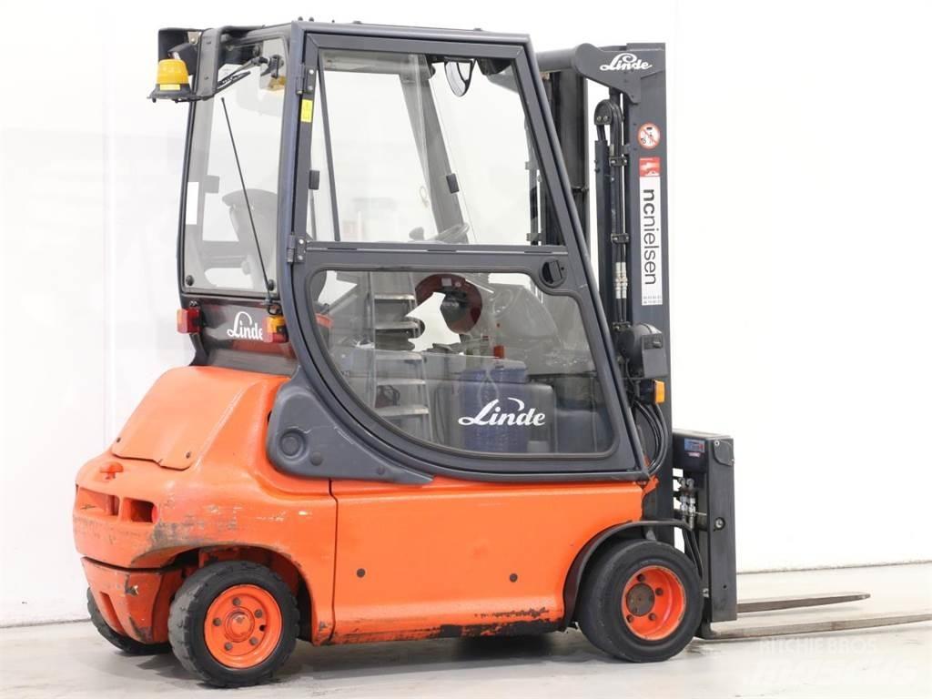 Linde E20P/335-02 شاحنات ذات رافعات شوكية تعمل بالكهرباء