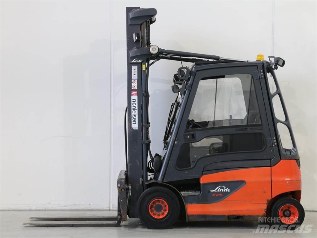 Linde E25/387-01 شاحنات ذات رافعات شوكية تعمل بالكهرباء