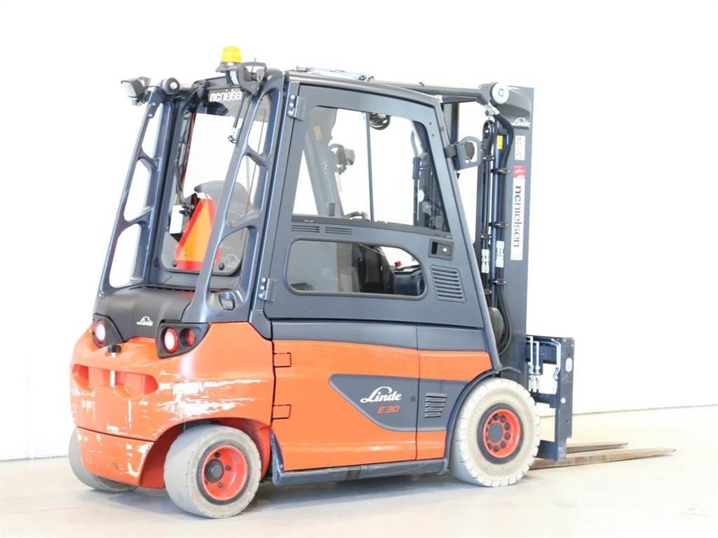 Linde E30/387 شاحنات ذات رافعات شوكية تعمل بالكهرباء