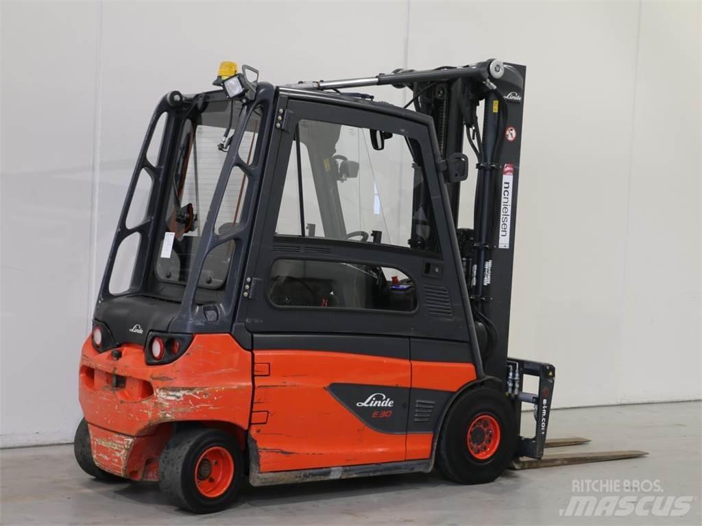 Linde E30L/387 شاحنات ذات رافعات شوكية تعمل بالكهرباء