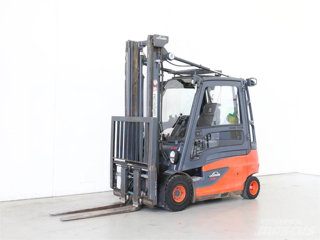 Linde E30L/387 شاحنات ذات رافعات شوكية تعمل بالكهرباء
