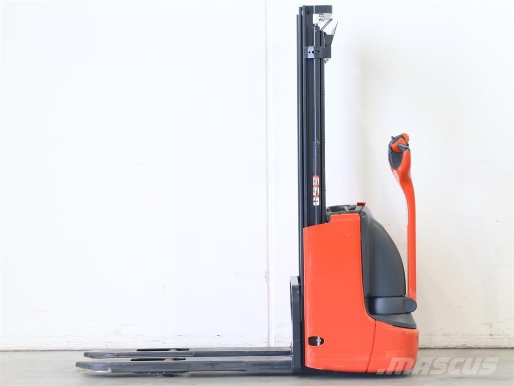Linde L10/1172 معدات التكديس الجوالة