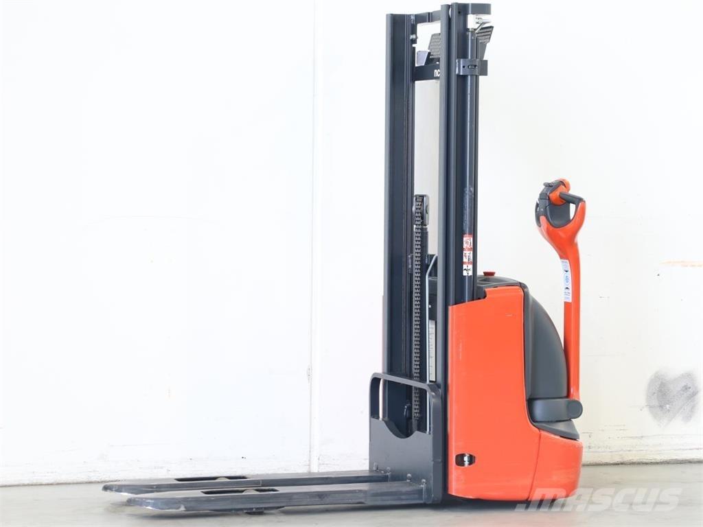 Linde L10/1172 معدات التكديس الجوالة