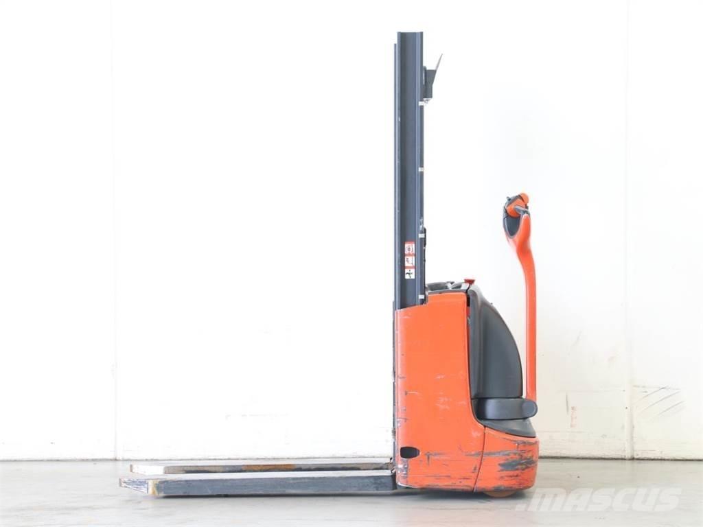 Linde L10/1172-01 معدات التكديس الجوالة