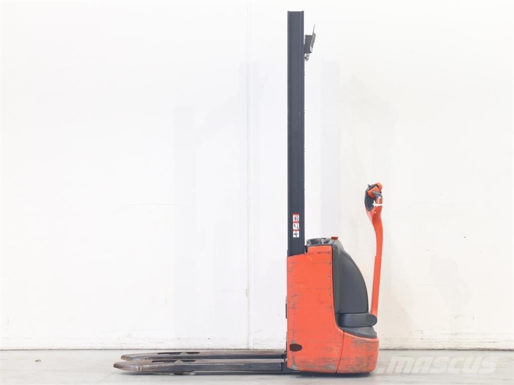 Linde L12/1172-01 معدات التكديس الجوالة