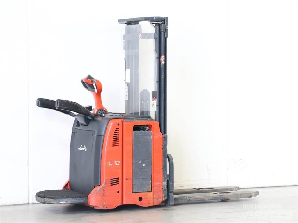 Linde L12AP/133 معدات التكديس الجوالة