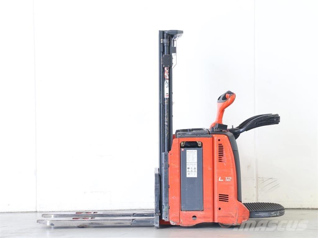 Linde L12AP/133 معدات التكديس الجوالة