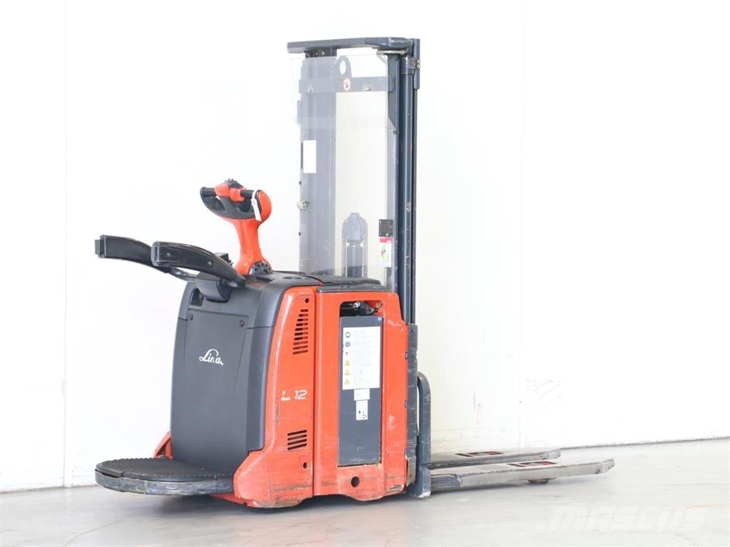 Linde L12AP/133 معدات التكديس الجوالة
