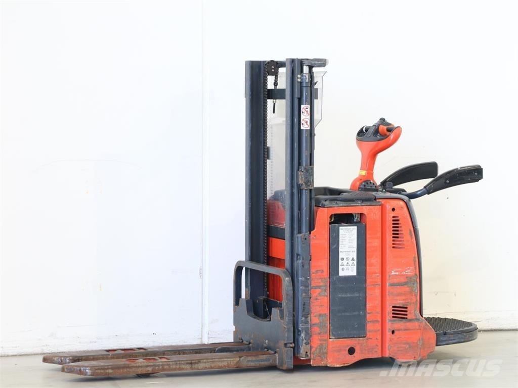 Linde L12AP/133 معدات التكديس الجوالة
