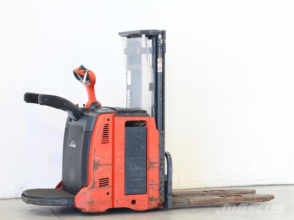 Linde L12AP/133 معدات التكديس الجوالة