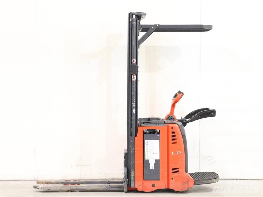 Linde L12AP/133-00 معدات التكديس الجوالة