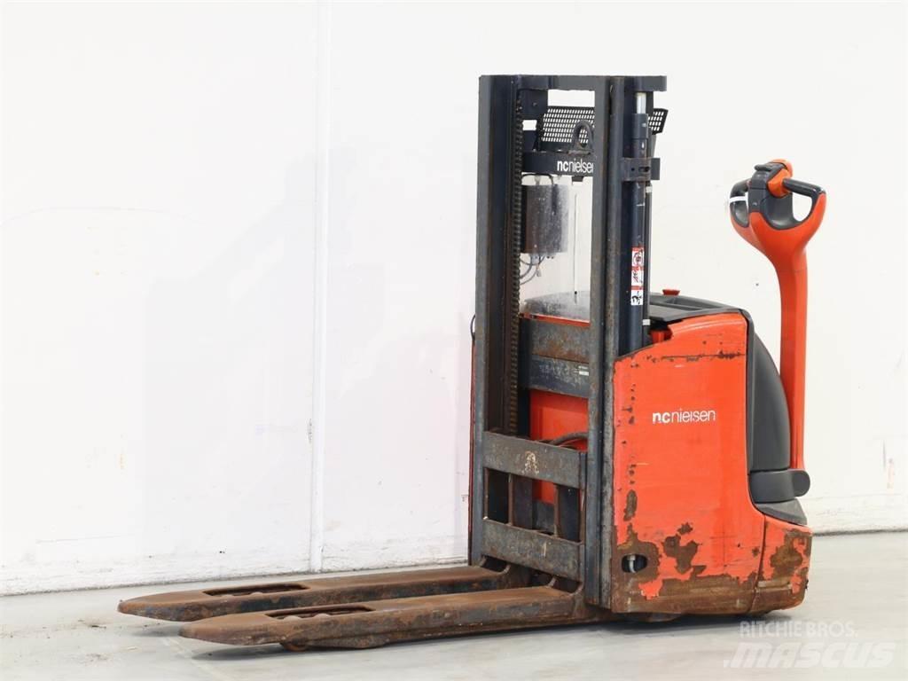 Linde L12I/1172 معدات التكديس الجوالة