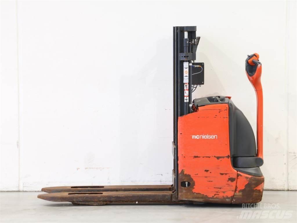 Linde L12I/1172 معدات التكديس الجوالة