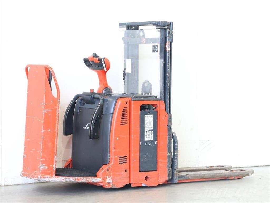 Linde L12LAP/133 معدات التكديس الجوالة