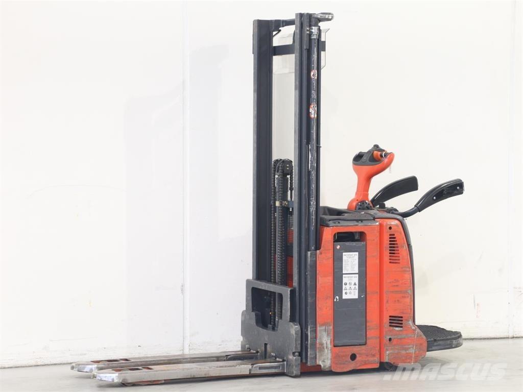 Linde L12LAP/133 معدات التكديس الجوالة