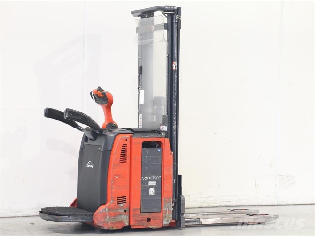 Linde L12LAP/133 معدات التكديس الجوالة
