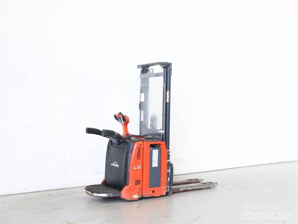 Linde L12LAP/133 معدات التكديس الجوالة