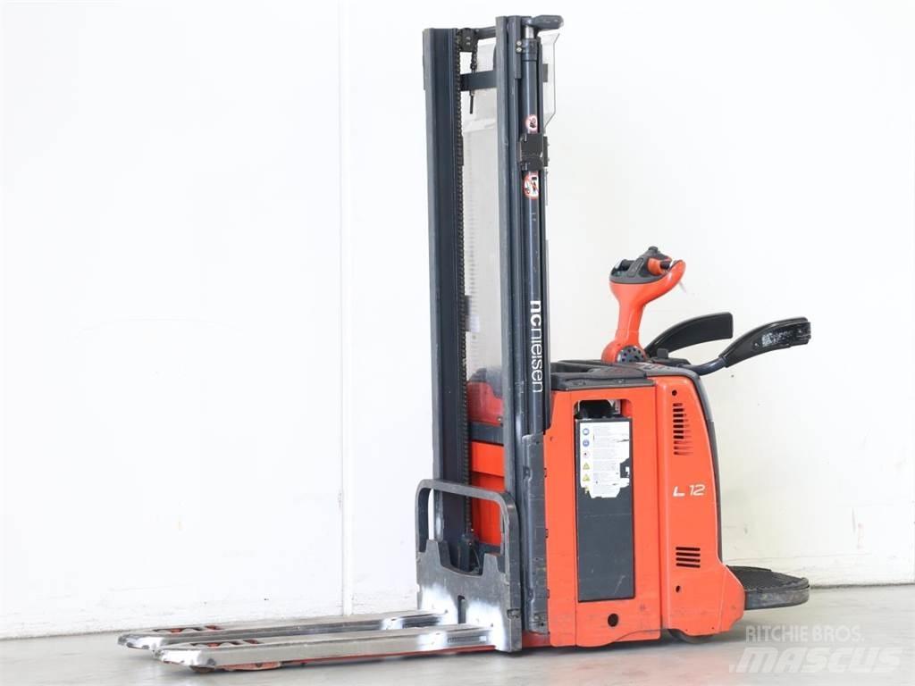 Linde L12LAP/133 معدات التكديس الجوالة