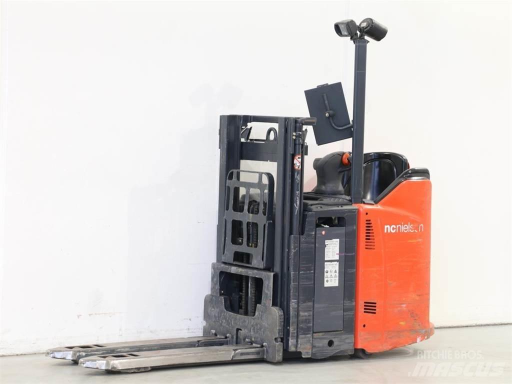 Linde L12LSP/133 معدات التكديس الجوالة