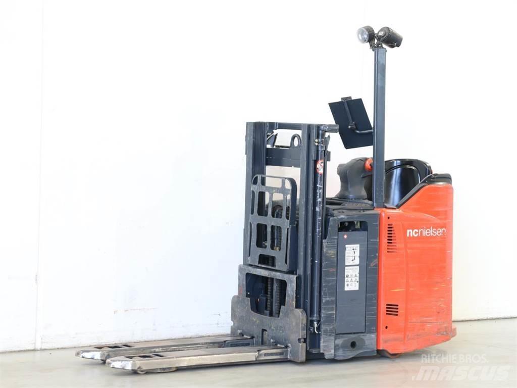 Linde L12LSP/133 معدات التكديس الجوالة