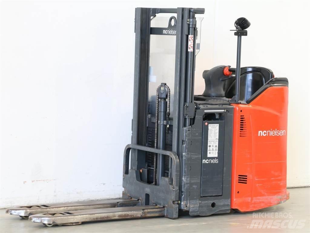 Linde L12LSP/133 معدات التكديس الجوالة