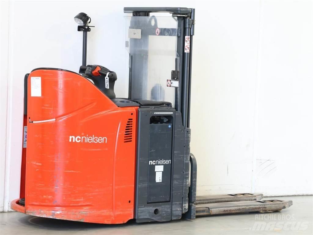 Linde L12LSP/133 معدات التكديس الجوالة