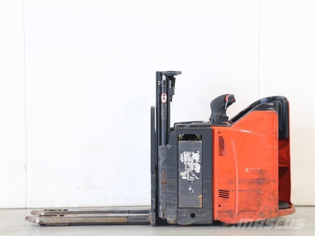 Linde L12LSP/133 معدات التكديس الجوالة